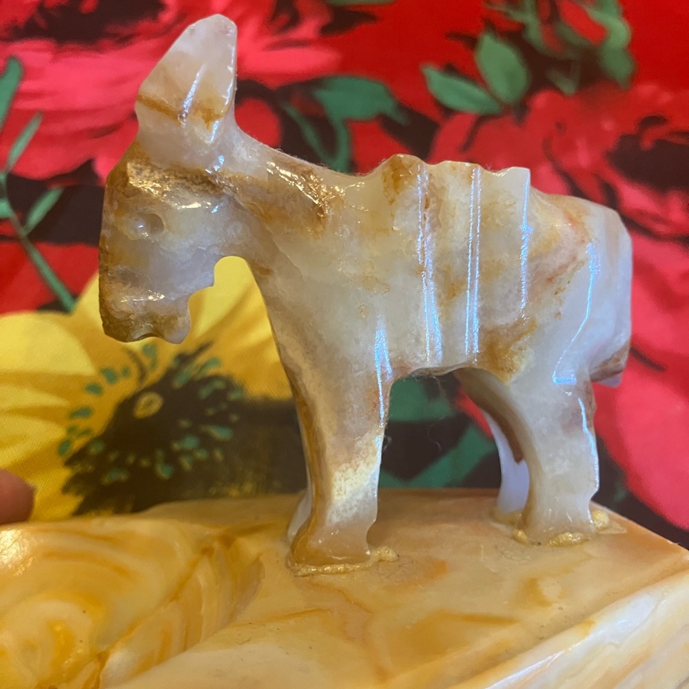HAND CARVED ONYX DONKEY FIGURE WITH ASHTRAY OR TRINKET DISH